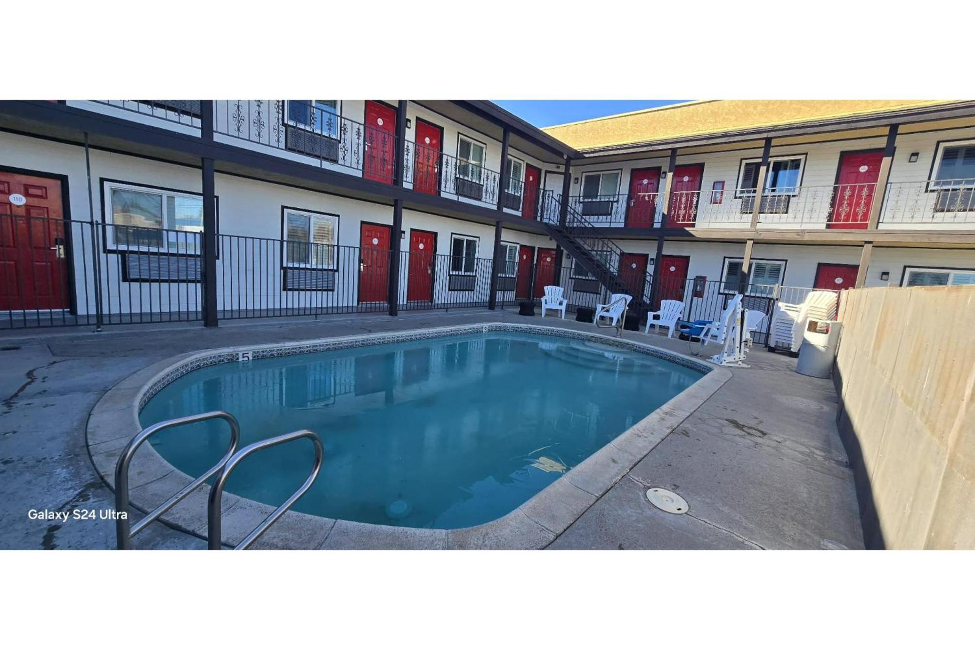 Hotel Avenida Victorville I 15 Exterior photo